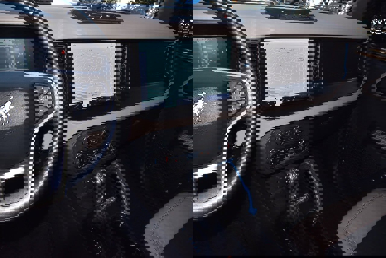 Used 2023 Ford Bronco Wildtrak image 27