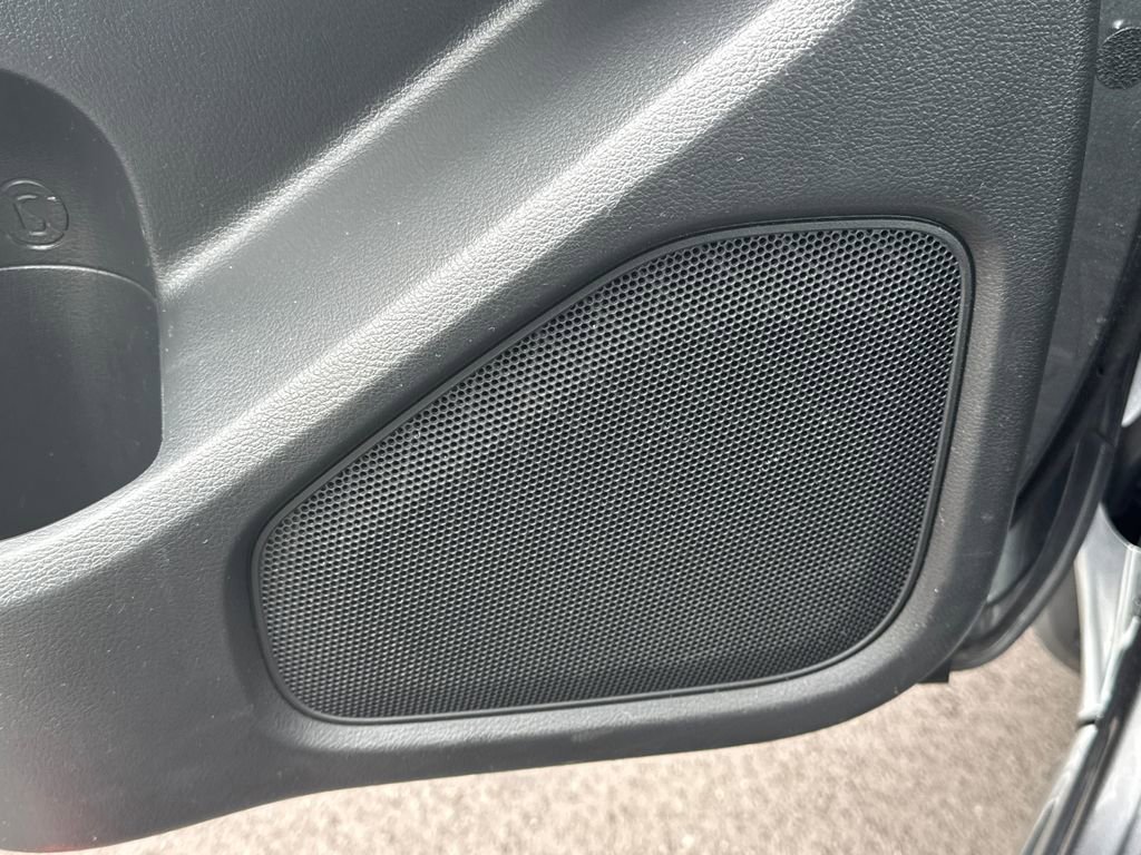 Used 2022 Nissan Frontier SV w/ Technology Package RWD image 30