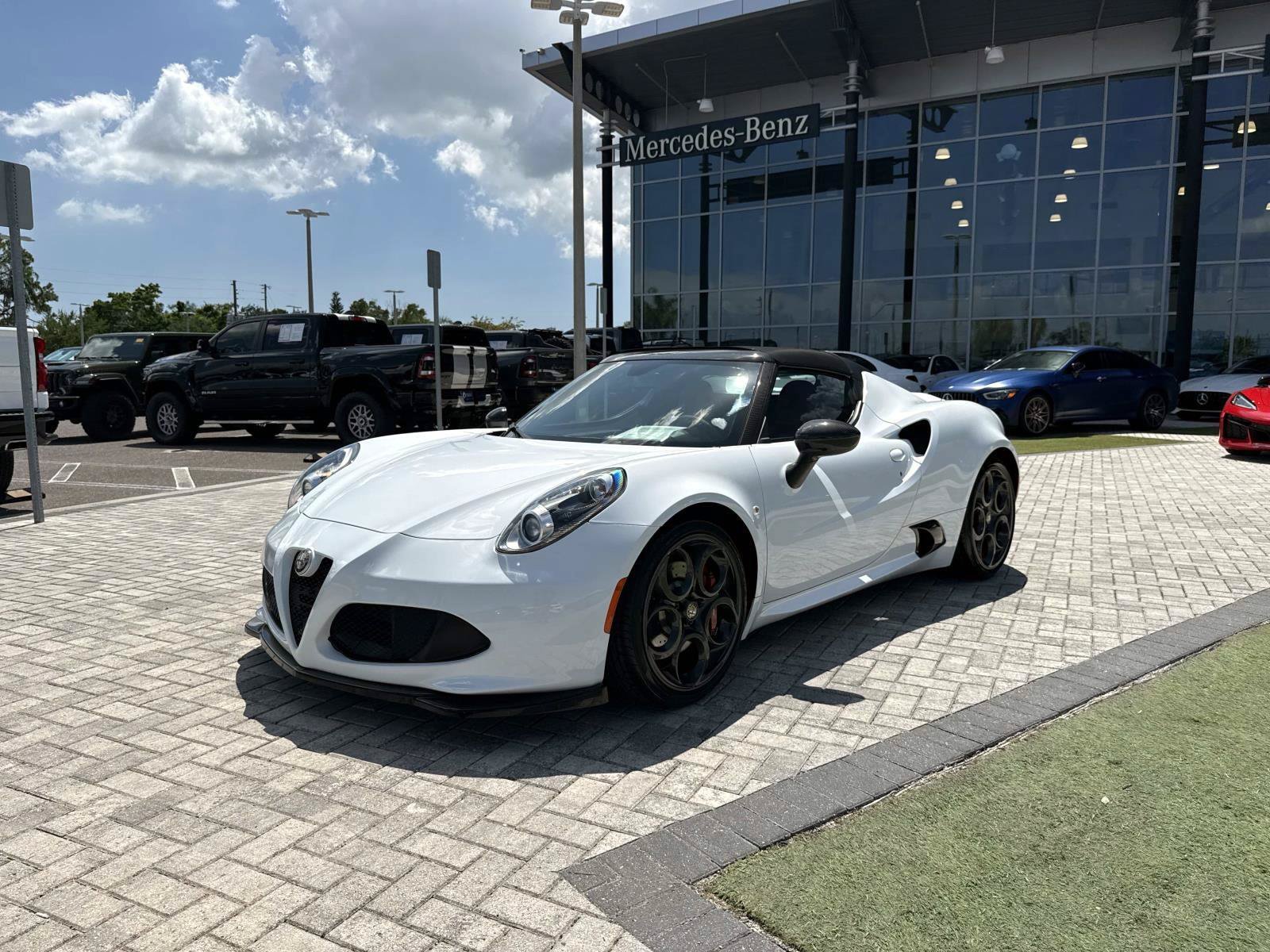 Used 2016 Alfa Romeo 4C Spider RWD image 2