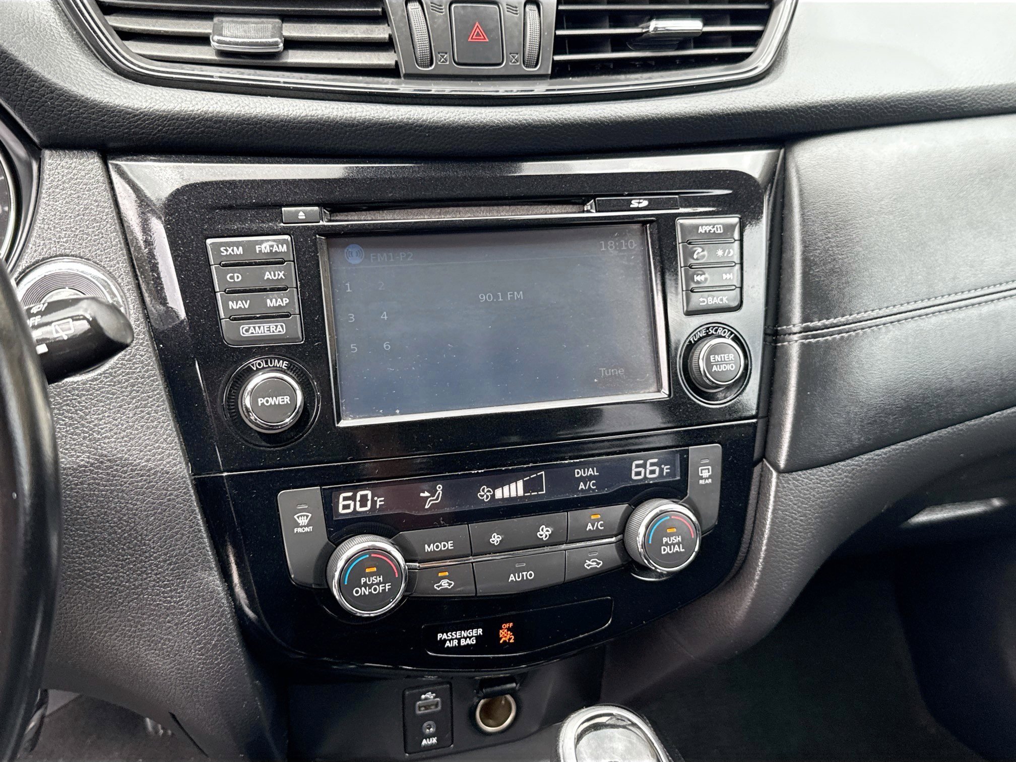 Used 2017 Nissan Rogue SL image 10