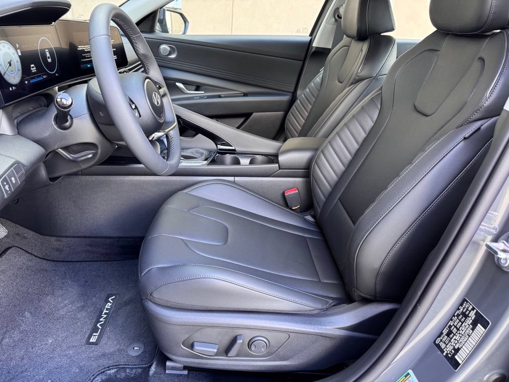 New 2026 Hyundai Elantra Limited FWD image 9