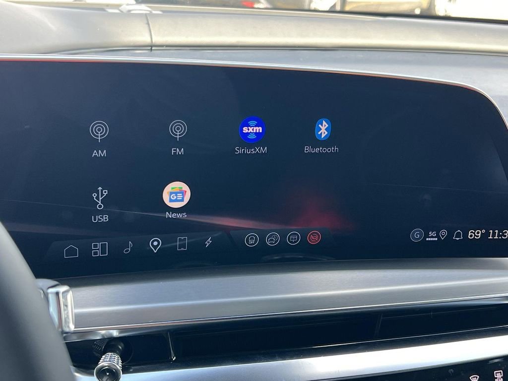 New 2026 Cadillac Lyriq V image 18