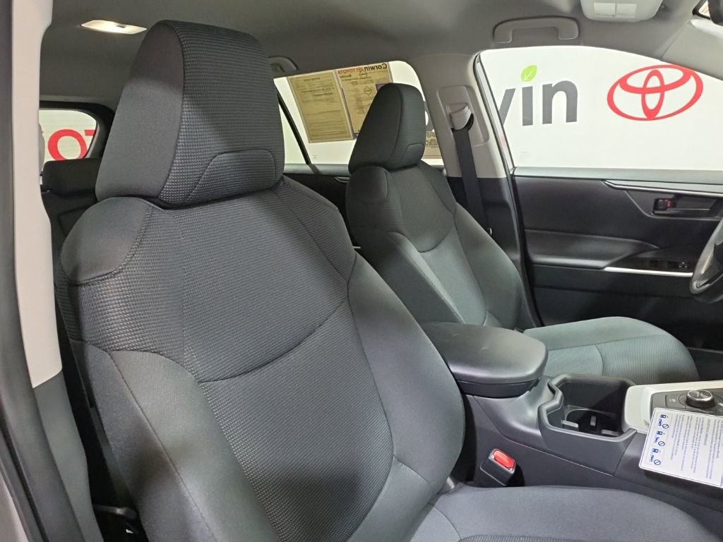Used 2025 Toyota RAV4 LE image 12