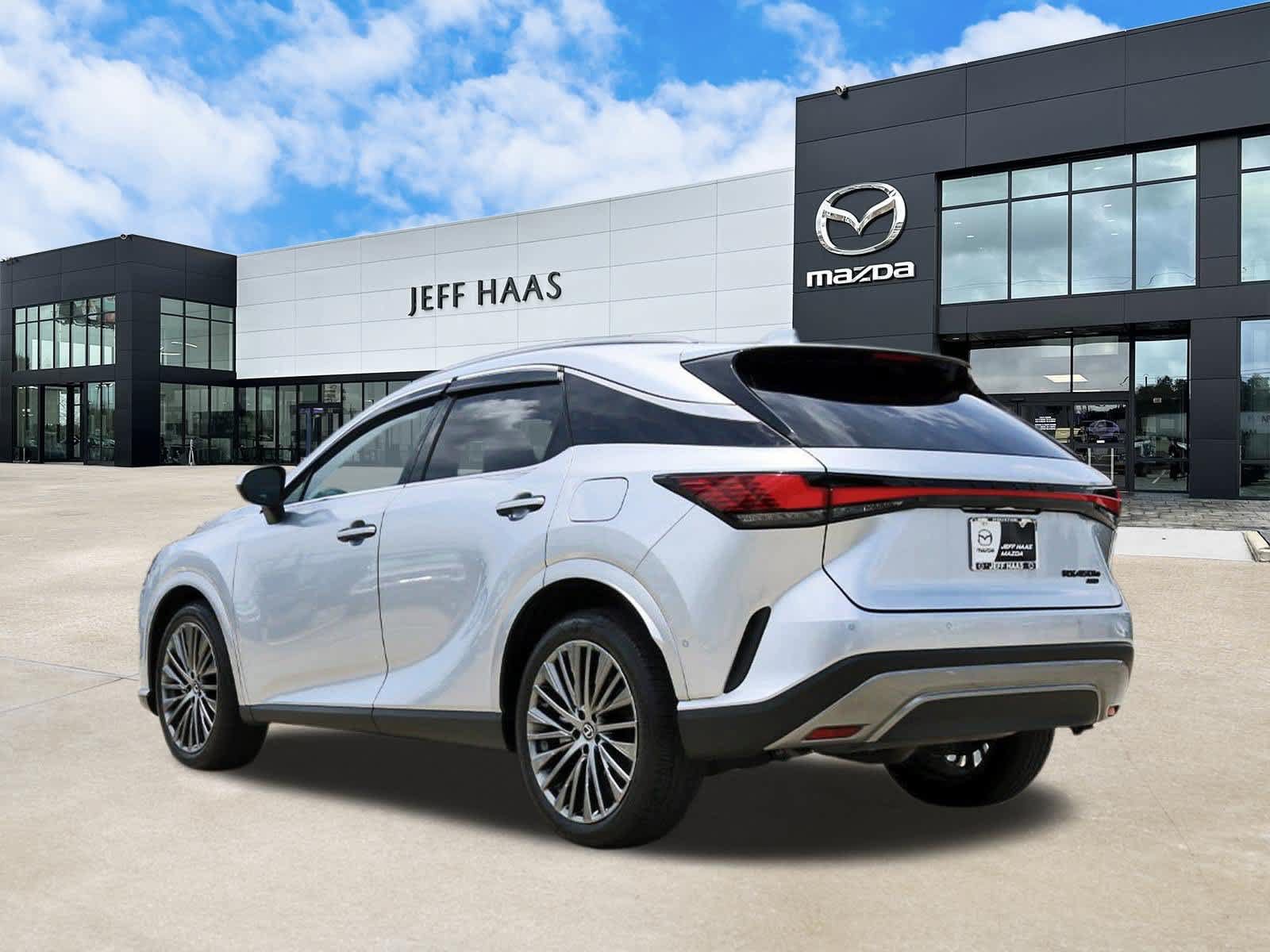 Used 2025 Lexus RX 450h AWD w/ Luxury Package image 2