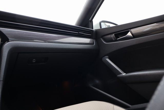 Used 2021 Volkswagen Passat 2.0T R-Line FWD image 38