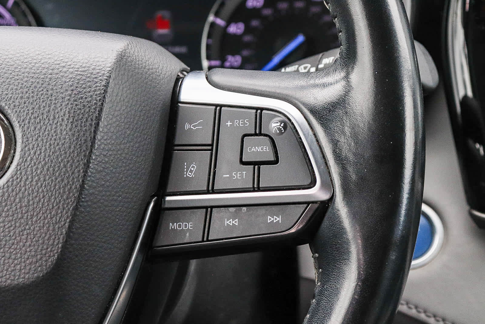 Used 2021 Toyota Highlander XLE AWD/4WD image 23