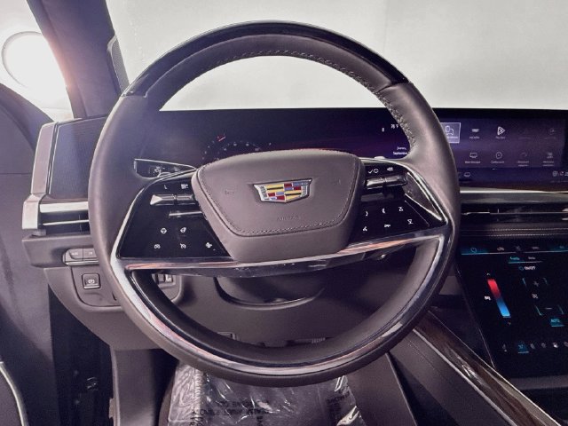 Used 2025 Cadillac Escalade ESV Sport Platinum AWD/4WD image 12