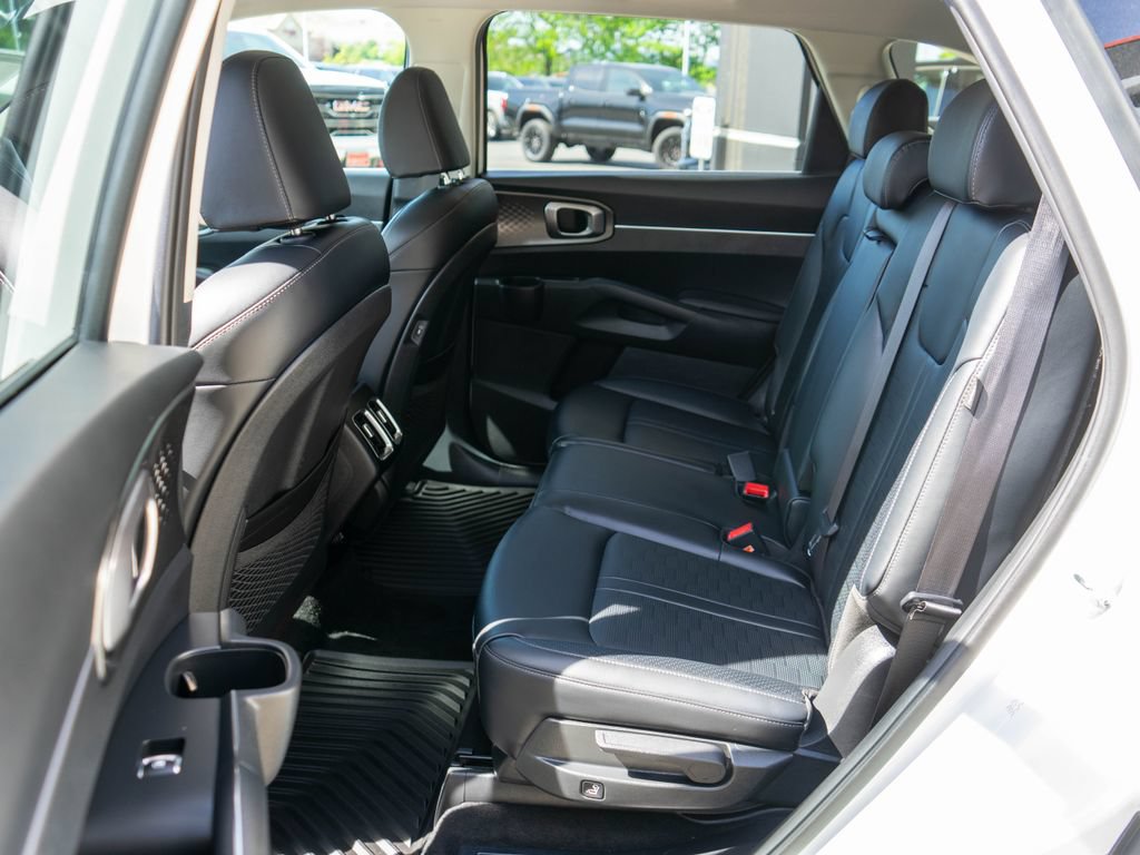 Certified 2026 Kia Sorento EX AWD/4WD image 13