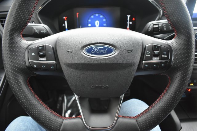 Used 2023 Ford Escape ST-Line image 17