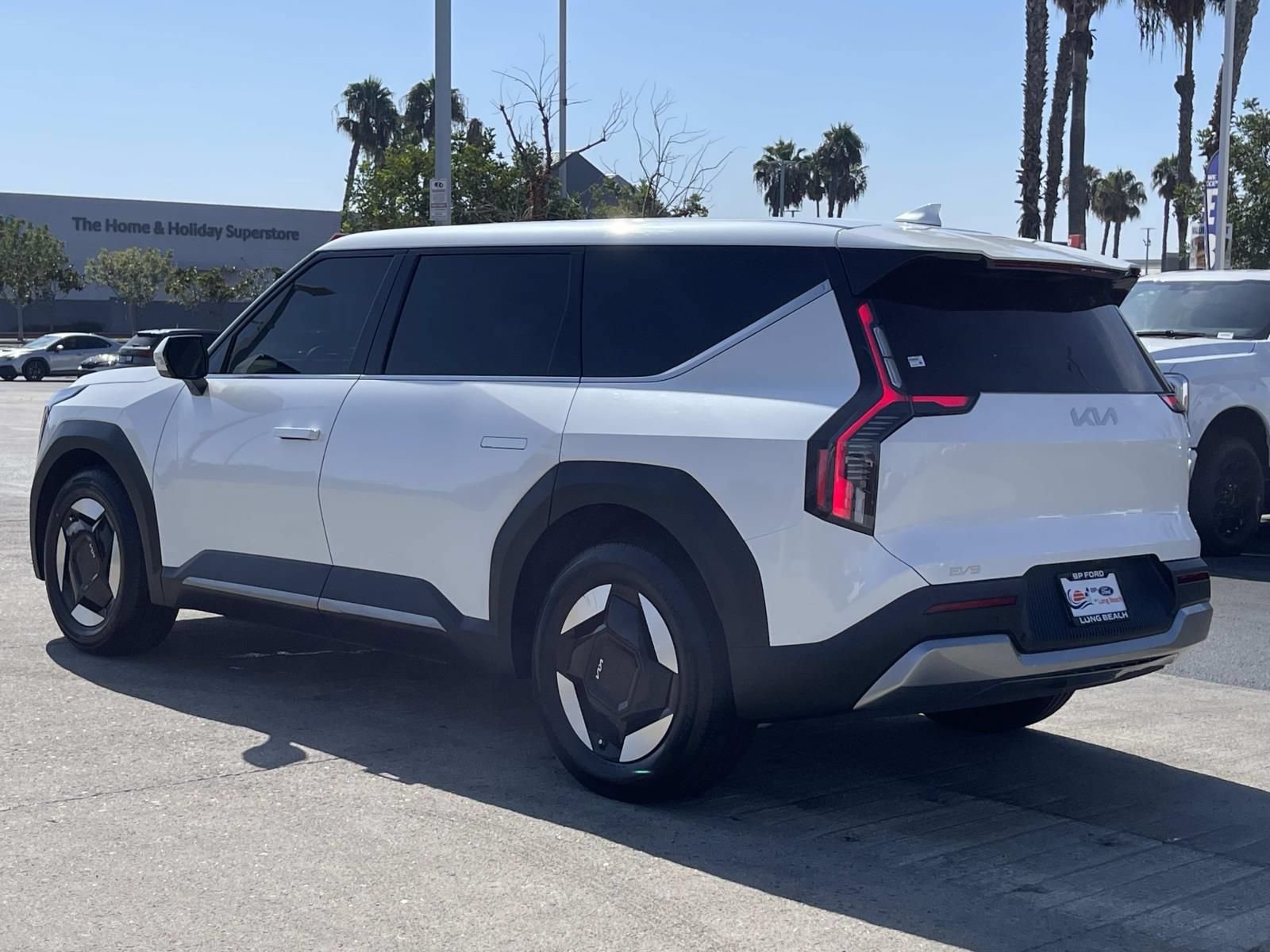 Used 2024 Kia EV9 Light Long Range RWD image 4