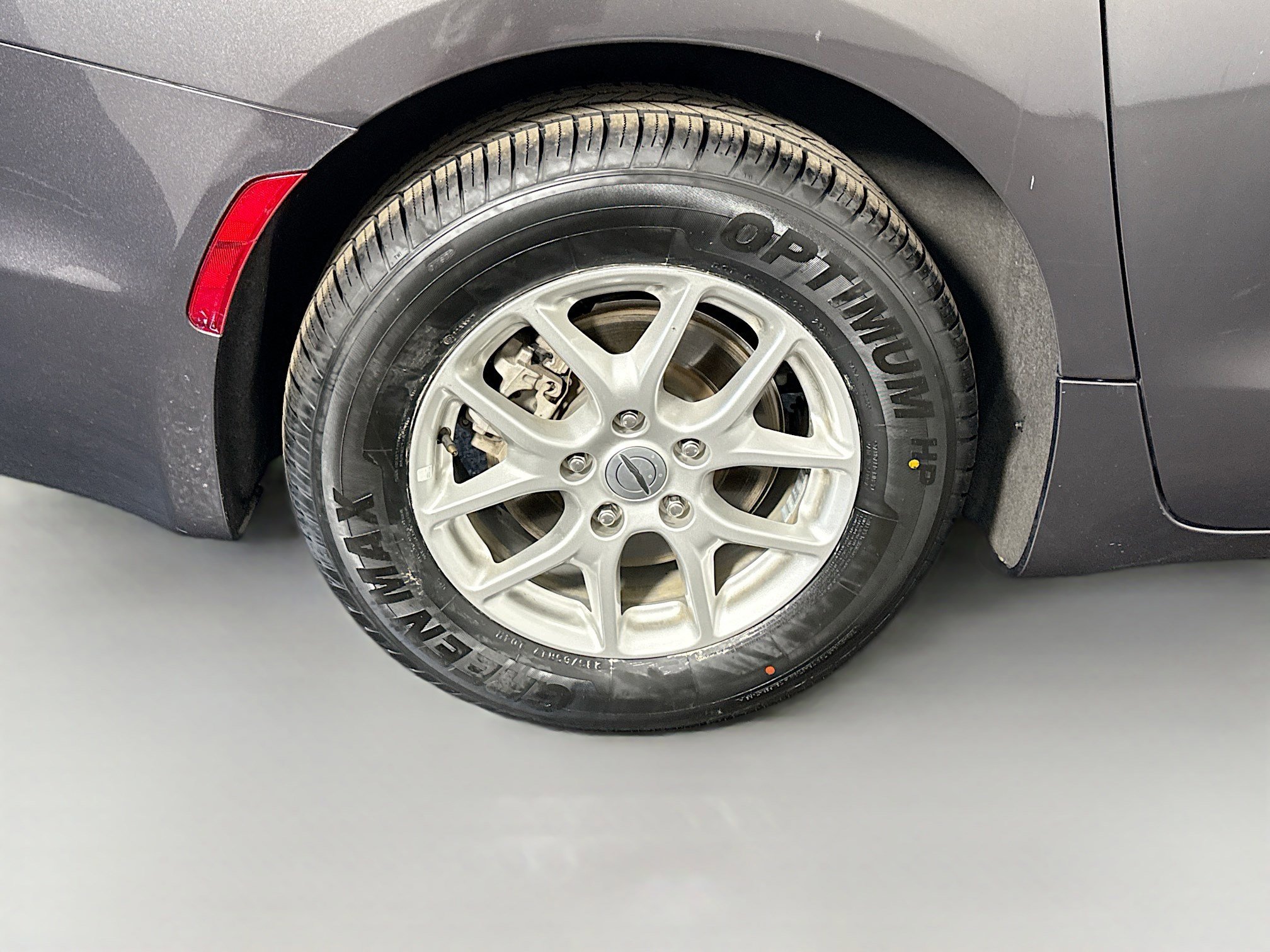 Used 2023 Chrysler Pacifica Touring-L image 31