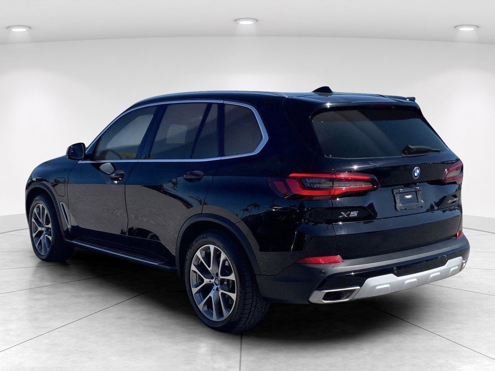 Used 2023 BMW X5 xDrive45e image 5