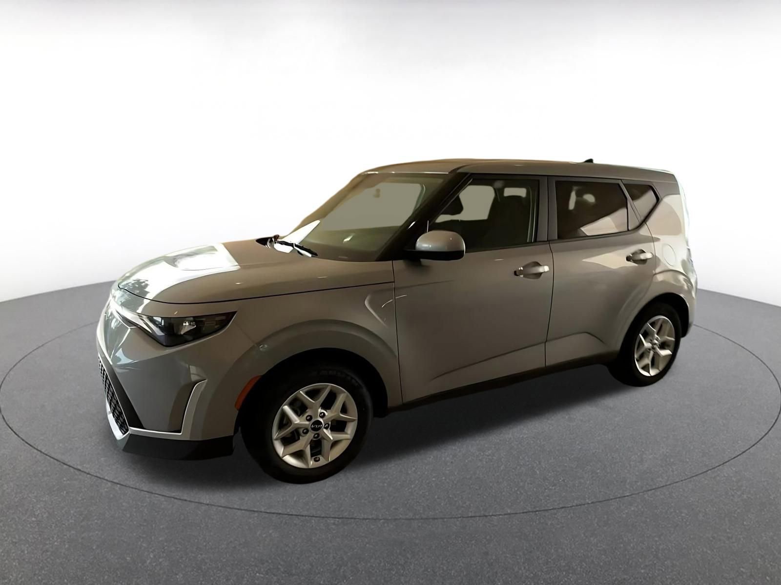 Used 2025 Kia Soul LX w/ LX Technology Package image 7
