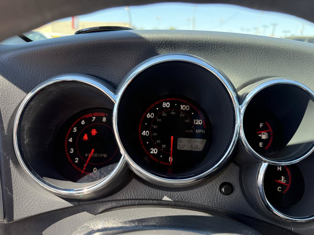 Used 2005 Pontiac Vibe w/ Power Group Value Package FWD image 16