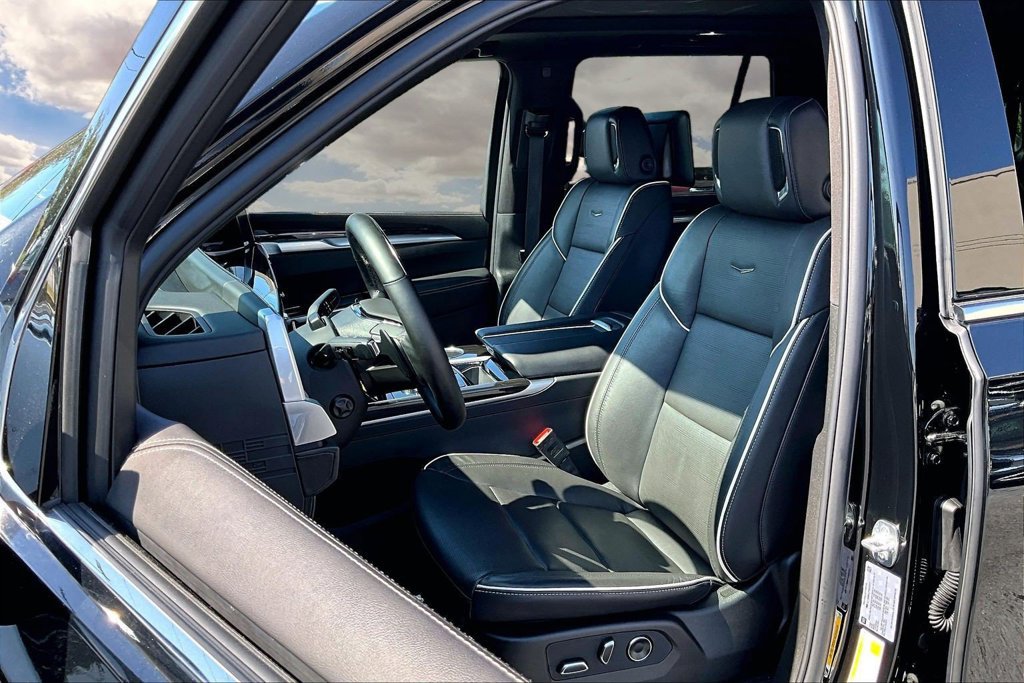 Certified 2026 Cadillac Escalade Luxury AWD/4WD image 21