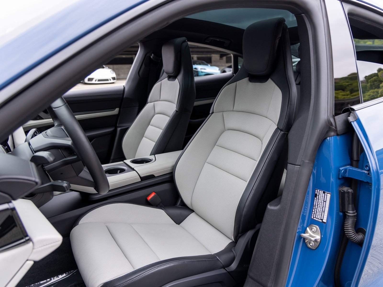 New 2025 Porsche Taycan 4S image 5