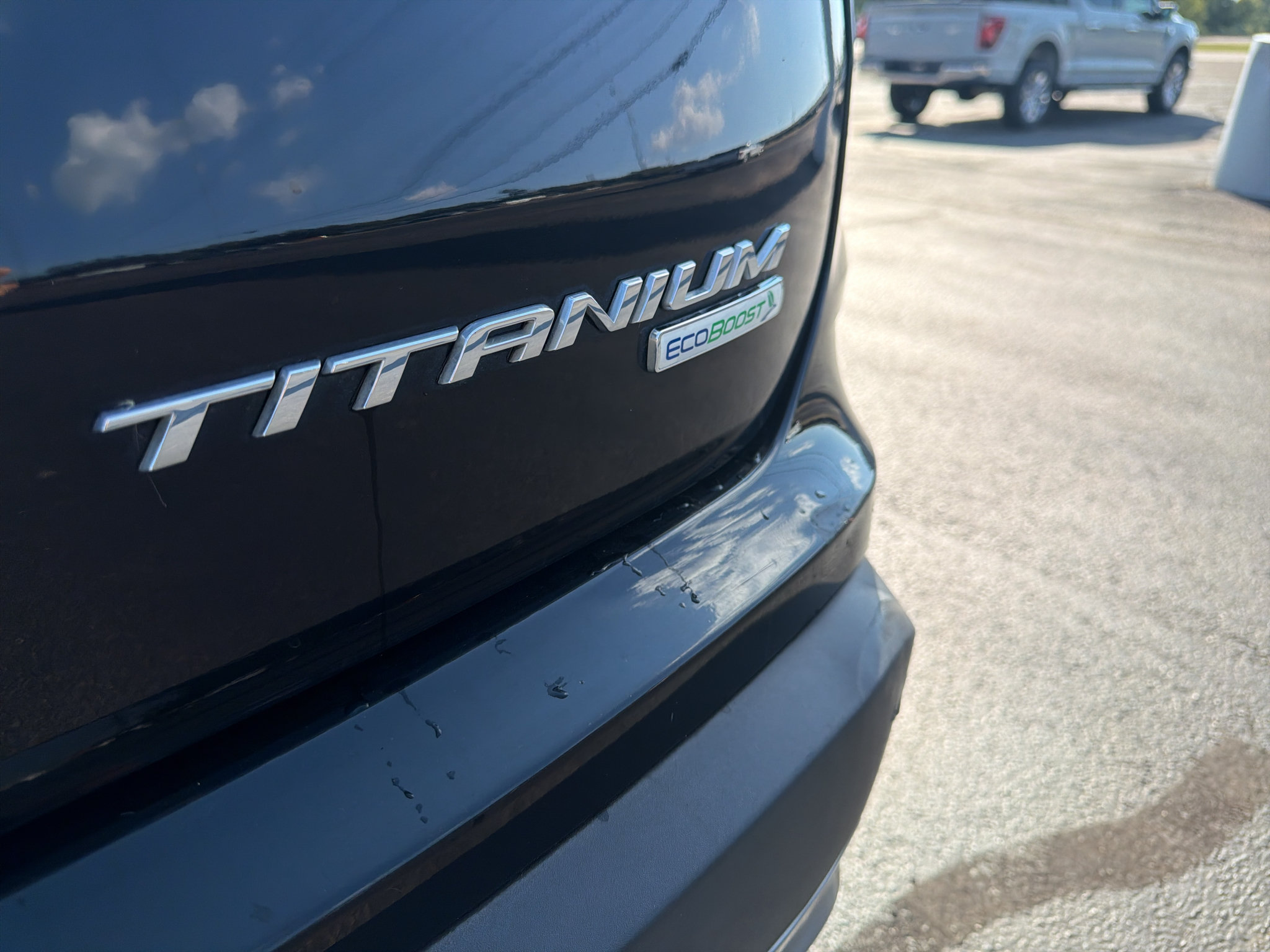 Used 2019 Ford Edge Titanium FWD image 13