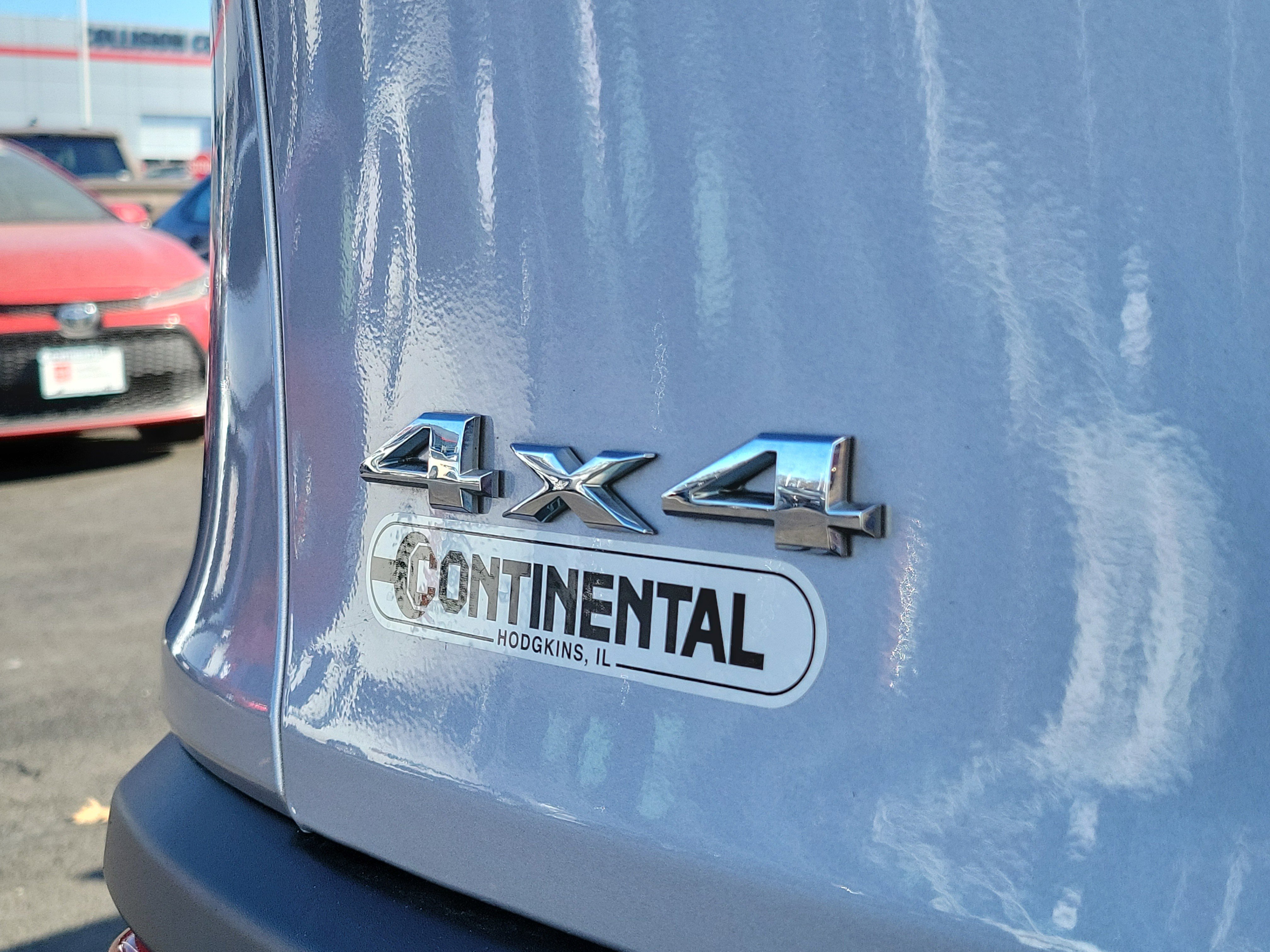 Used 2017 Jeep Cherokee Latitude w/ Cold Weather Group image 9