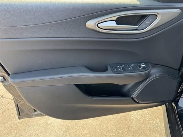 New 2025 Alfa Romeo Giulia image 12