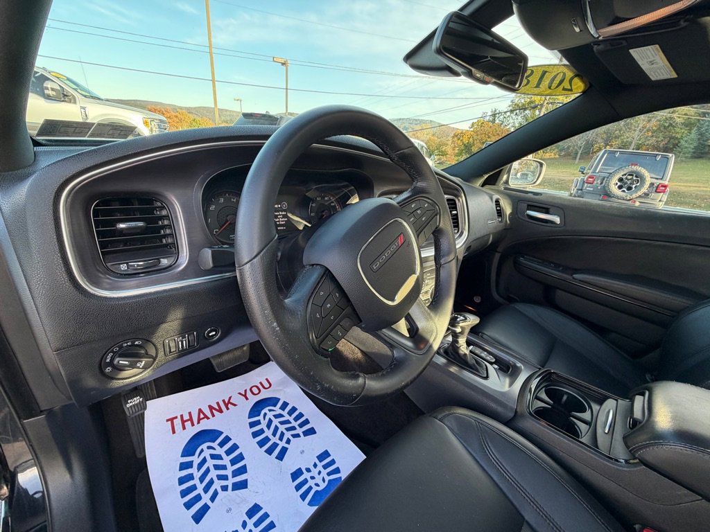 Used 2018 Dodge Charger SXT Plus w/ Blacktop Package image 11