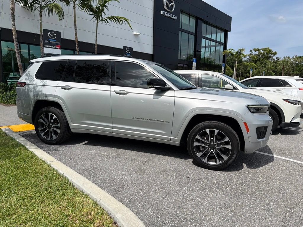 Used 2023 Jeep Grand Cherokee L Overland RWD image 5