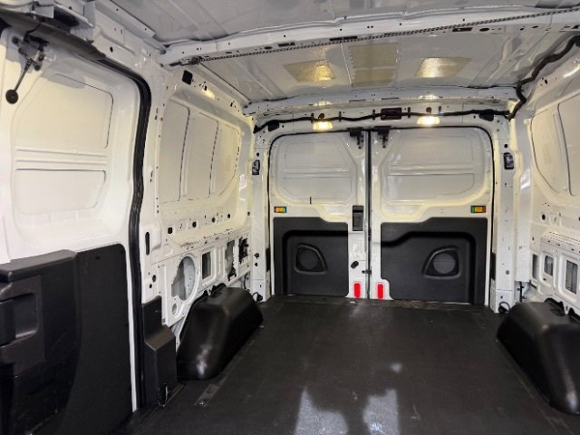 Used 2018 Ford Transit 250 130 Low Roof image 27