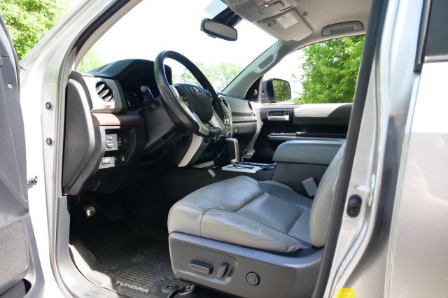 Used 2020 Toyota Tundra Limited w/ Limited Premium Package AWD/4WD image 26