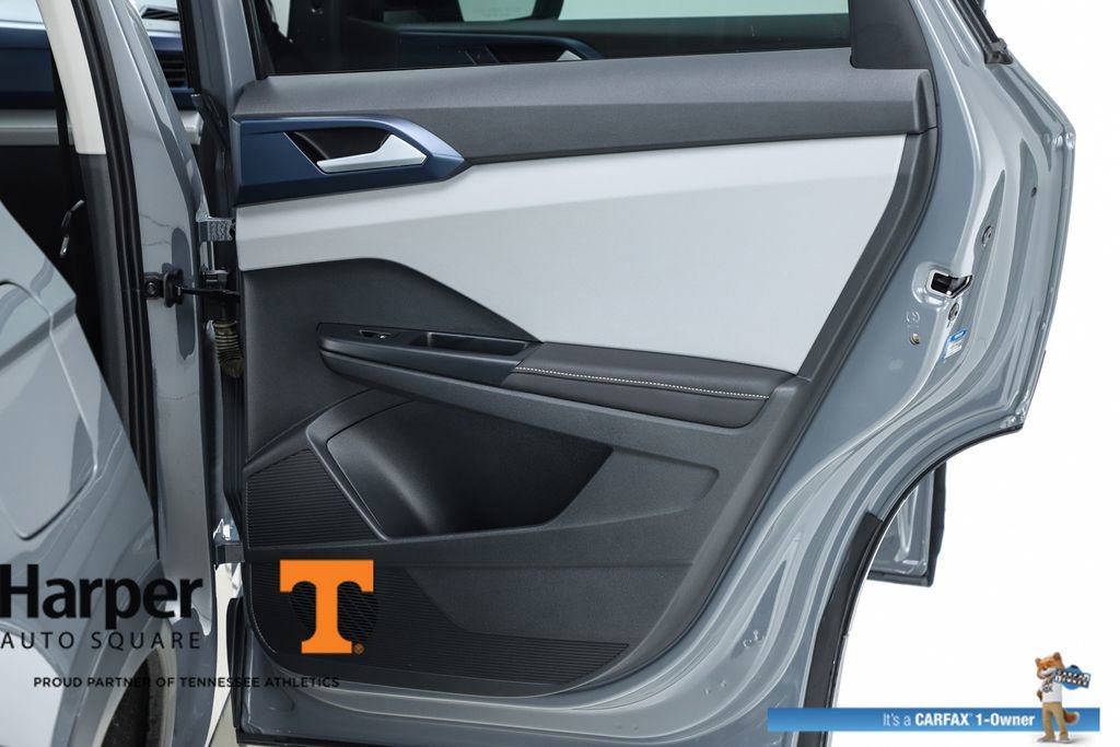 Used 2024 Volkswagen Taos SE w/ Panoramic Sunroof Package image 30