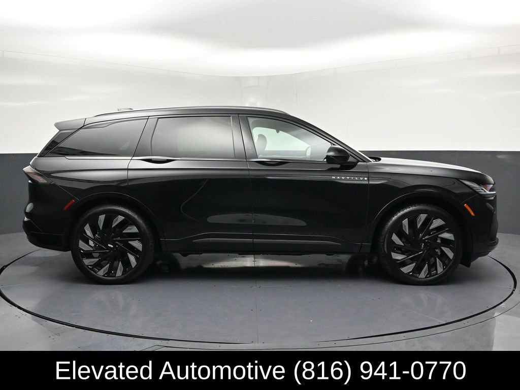 Used 2025 Lincoln Nautilus Reserve w/ Jet Appearance Package AWD/4WD image 30
