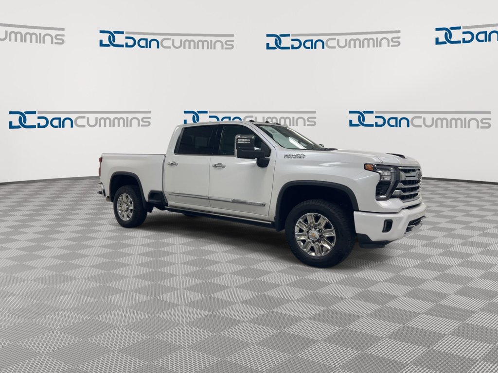 Used 2024 Chevrolet Silverado 2500 High Country w/ Technology Package AWD/4WD image 2