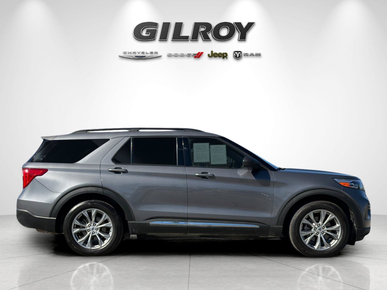 Used 2021 Ford Explorer XLT w/ Equipment Group 202A RWD image 3