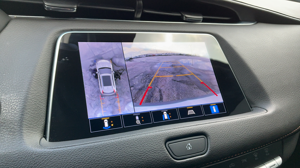 Used 2023 Cadillac XT4 Sport FWD image 12