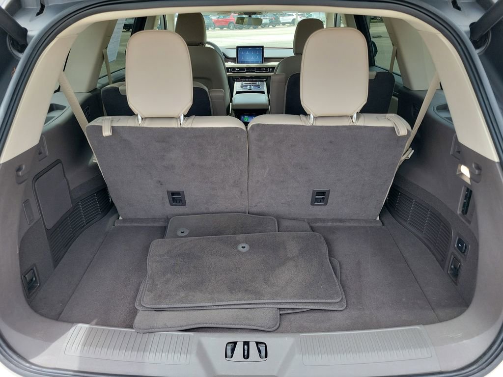 Certified 2023 Lincoln Aviator Reserve w/ Equipment Group 201A image 10
