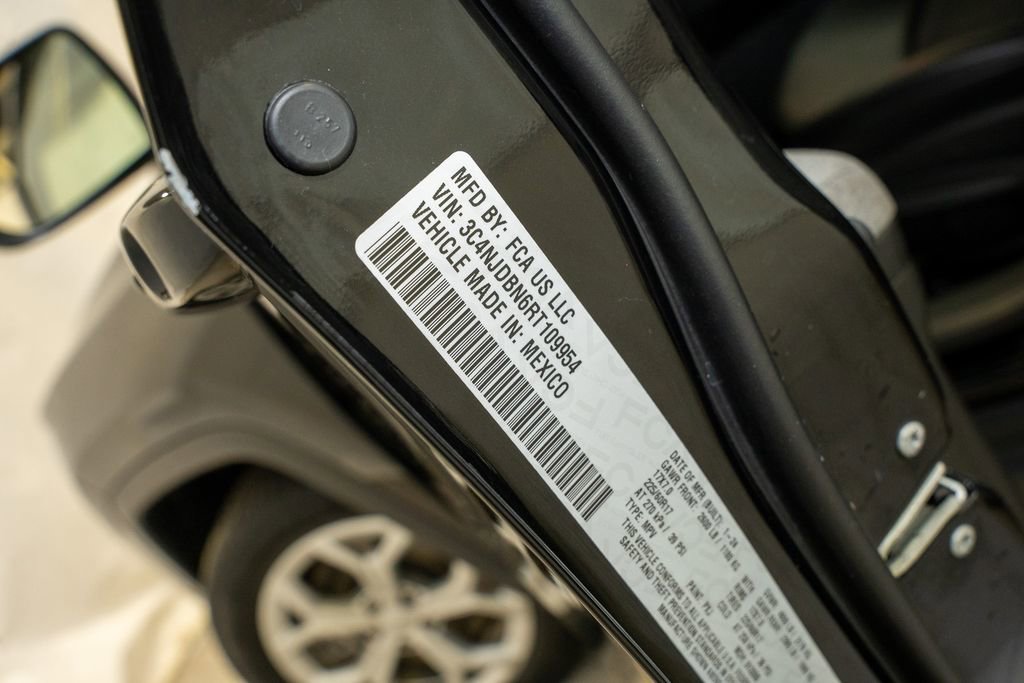 Used 2024 Jeep Compass Latitude image 19