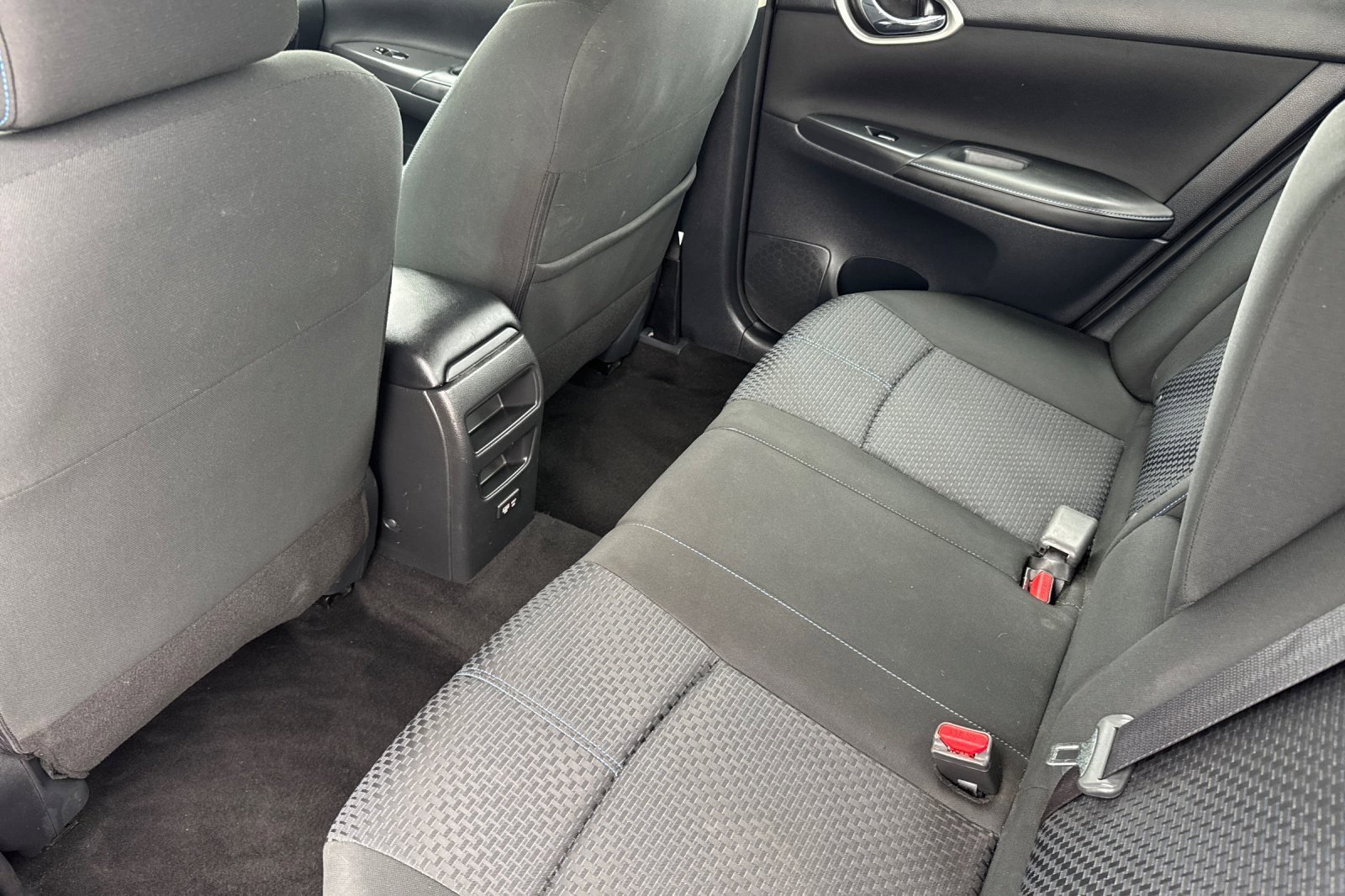 Used 2019 Nissan Sentra SR w/ Exterior Package image 11