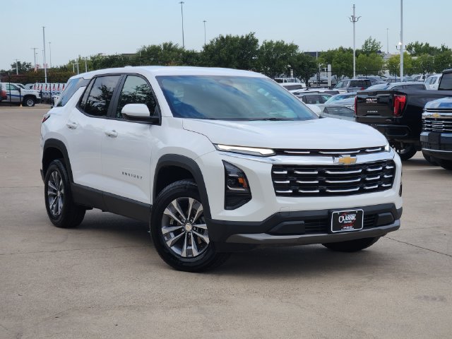 Used 2026 Chevrolet Equinox LT FWD image 2