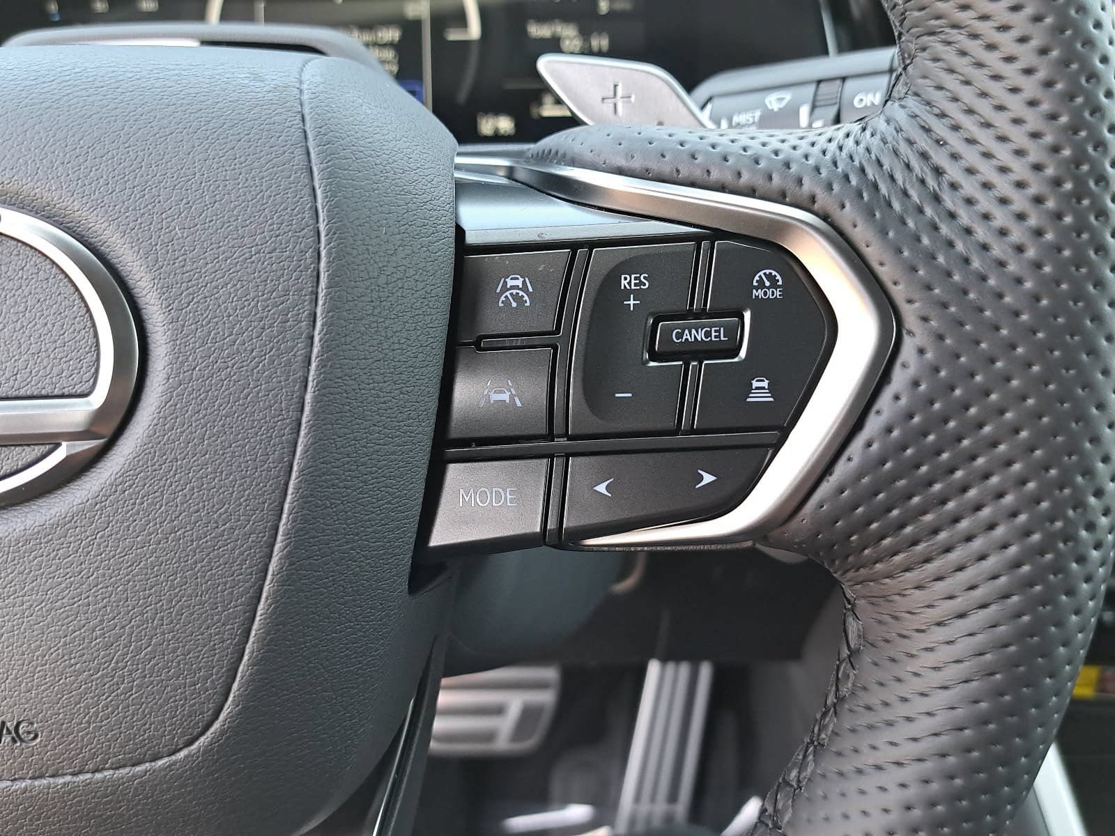 Used 2026 Lexus TX 500h AWD w/ Technology Package image 20