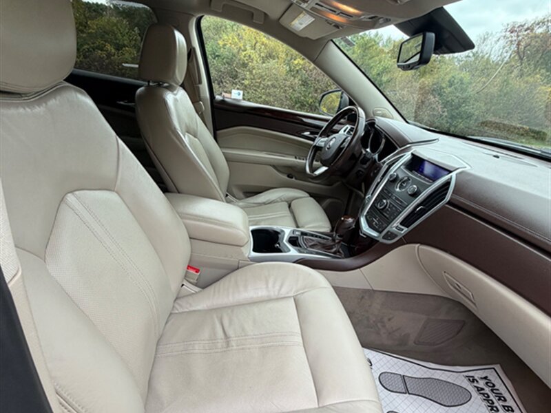 Used 2011 Cadillac SRX Luxury FWD image 18