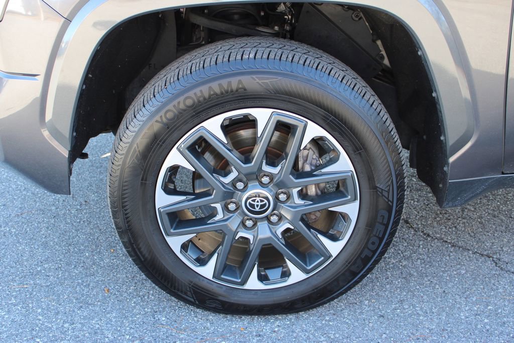 Used 2022 Toyota Tundra Limited image 32