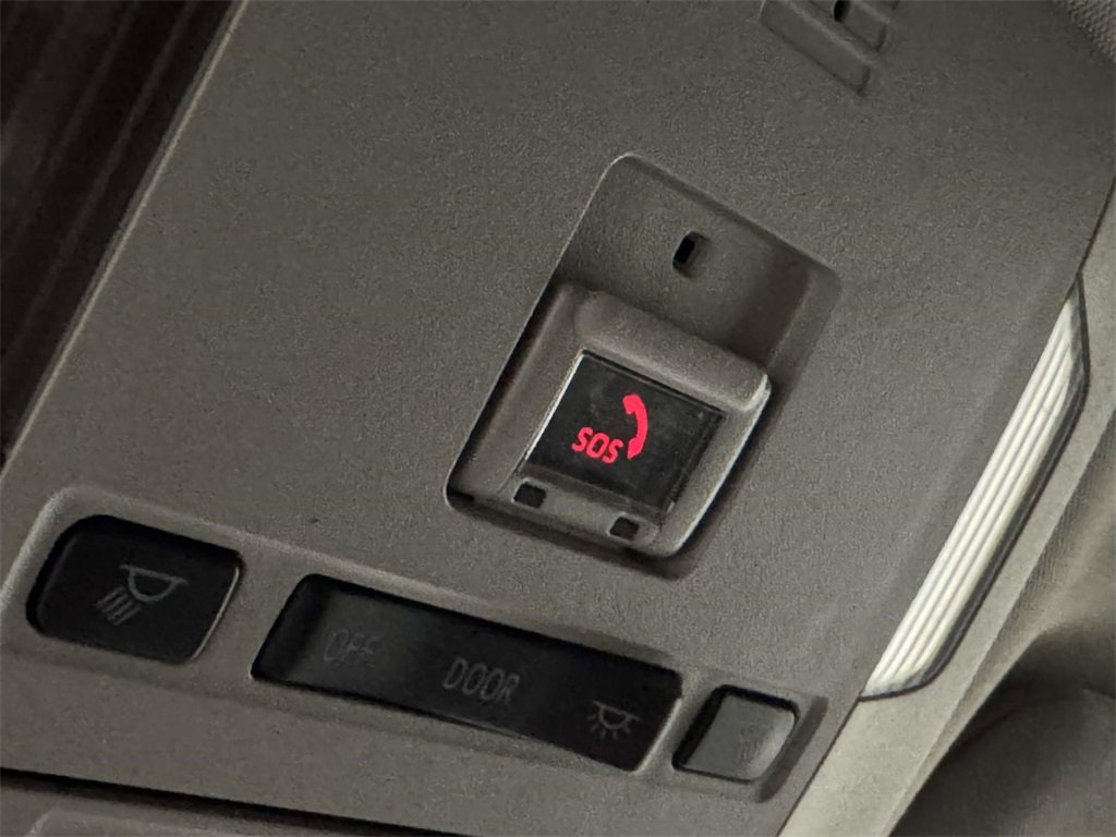 Used 2022 Toyota Highlander L image 28