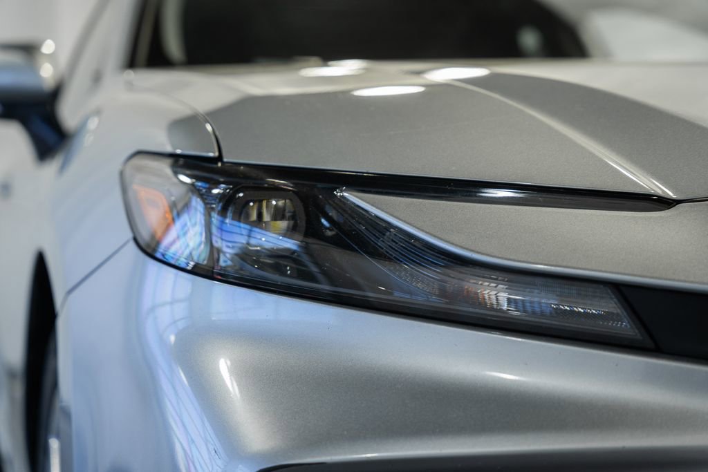 Used 2025 Toyota Camry LE image 10