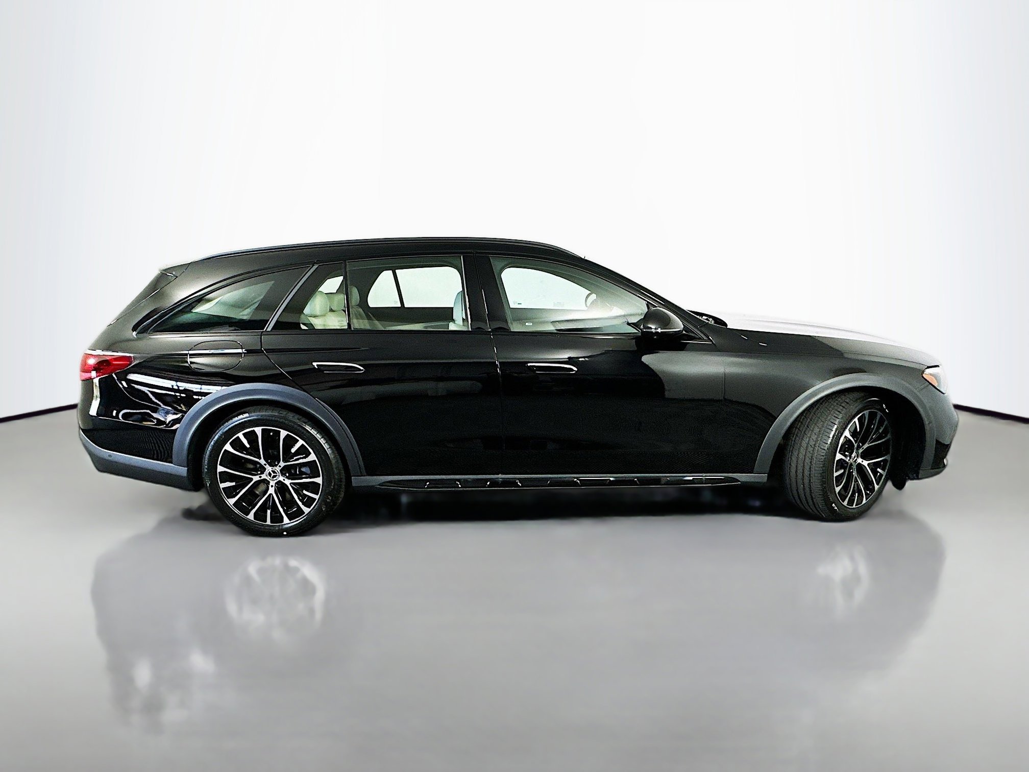 New 2026 Mercedes-Benz E 450 4MATIC All-Terrain Wagon image 8