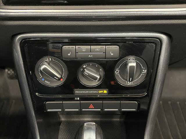 Used 2018 Volkswagen Beetle 2.0T Coast image 32