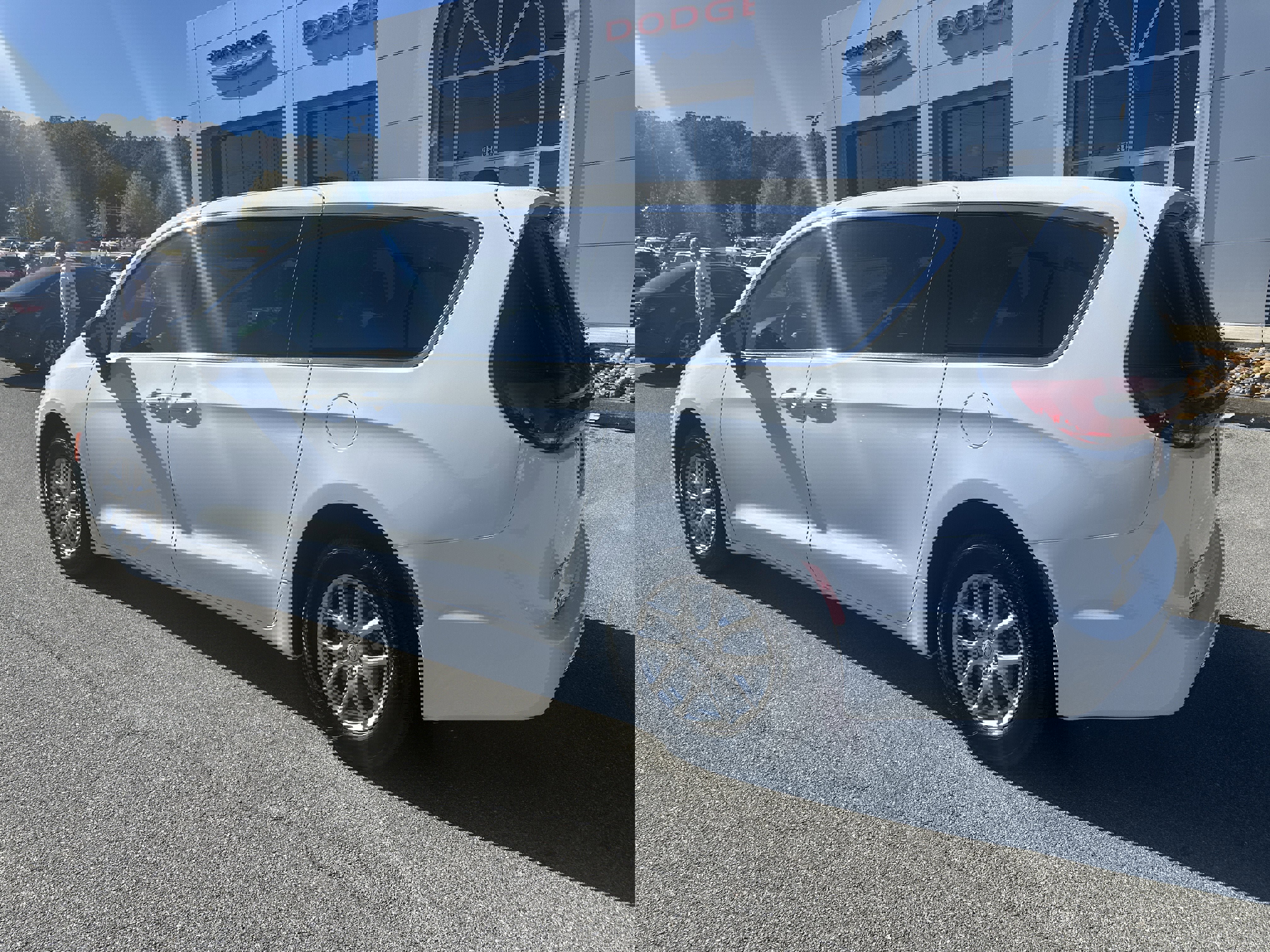 New 2026 Chrysler Pacifica Select image 10