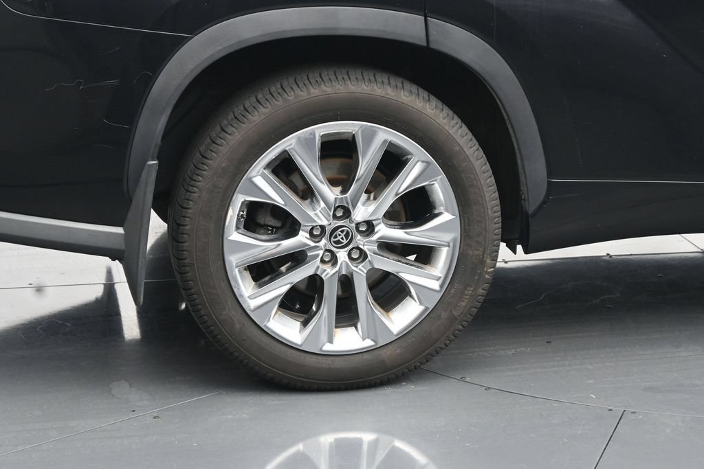 Used 2020 Toyota Highlander Limited AWD/4WD image 10