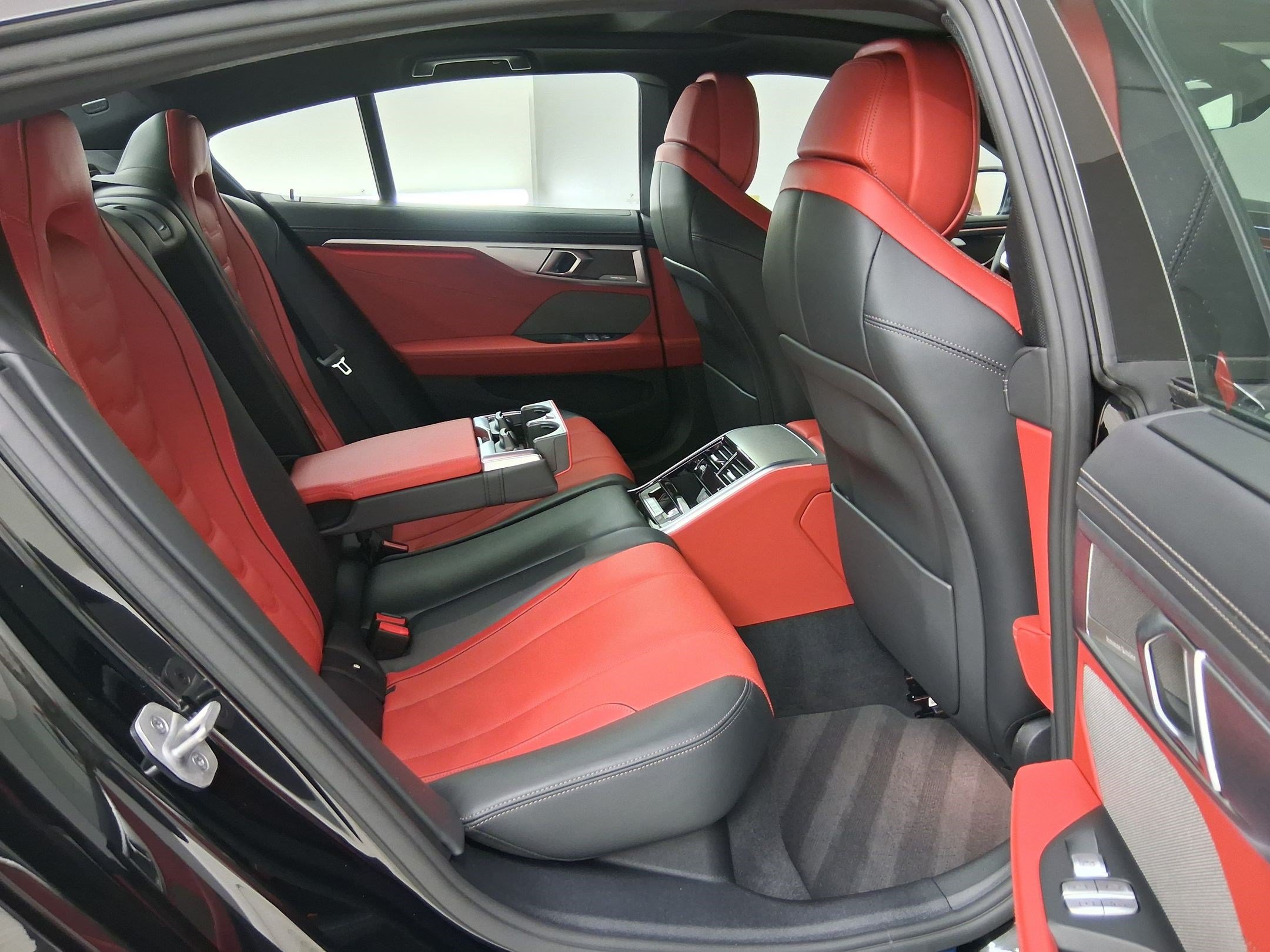 Used 2025 BMW 840i w/ M Sport Professional Package RWD image 34