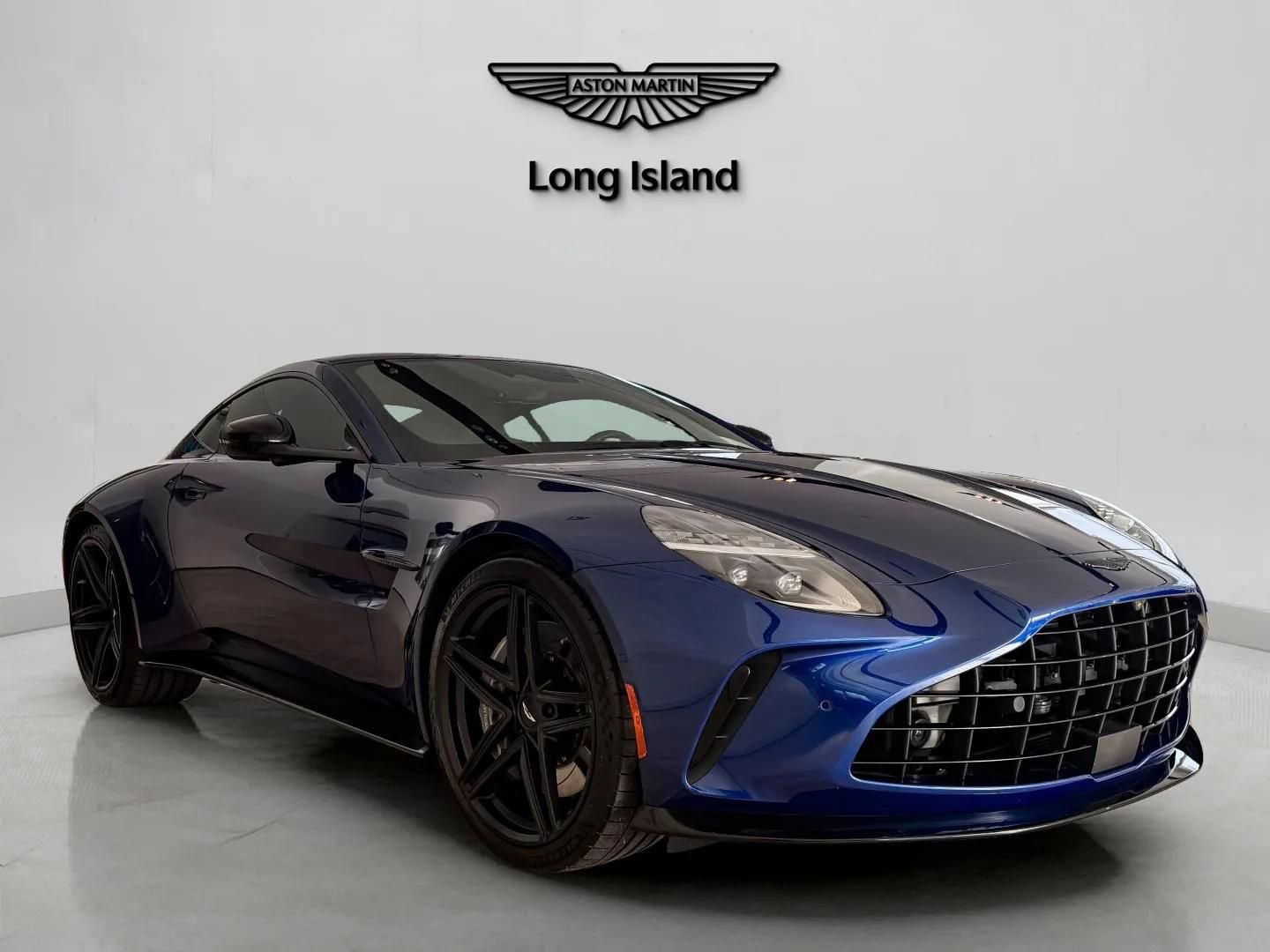 Used 2025 Aston Martin V8 Vantage Coupe image 3