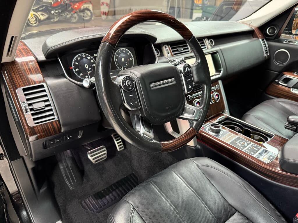 Used 2017 Land Rover Range Rover Supercharged AWD/4WD image 9