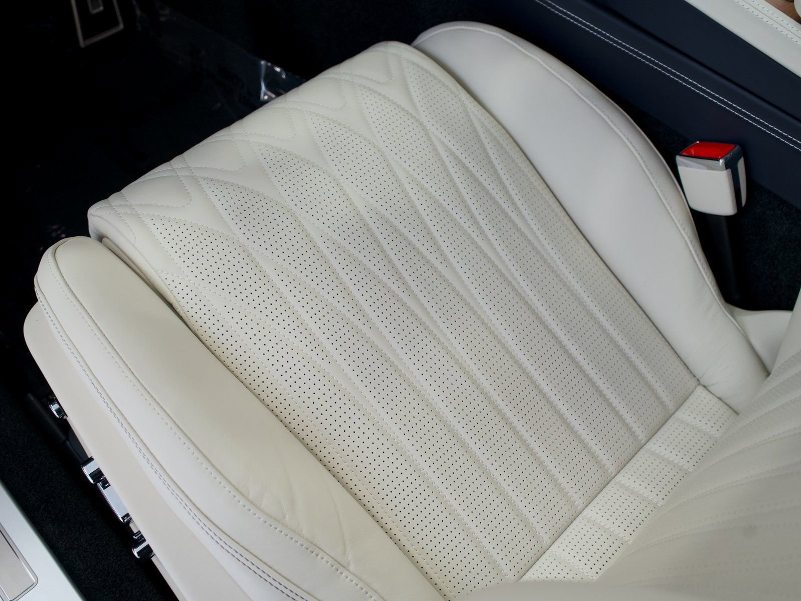 New 2026 Bentley Continental GTC image 27