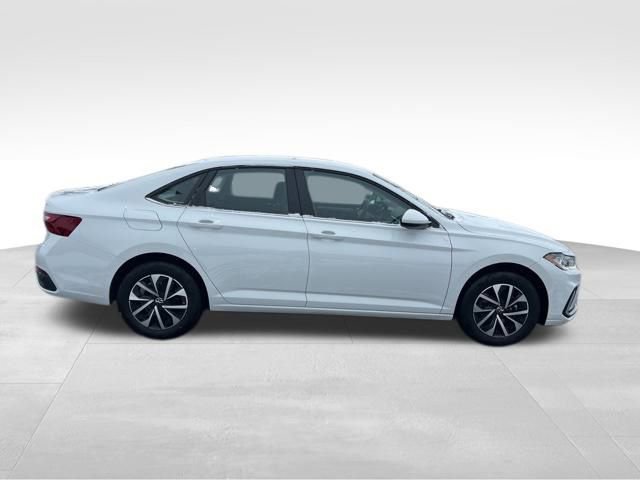 Used 2025 Volkswagen Jetta S image 8
